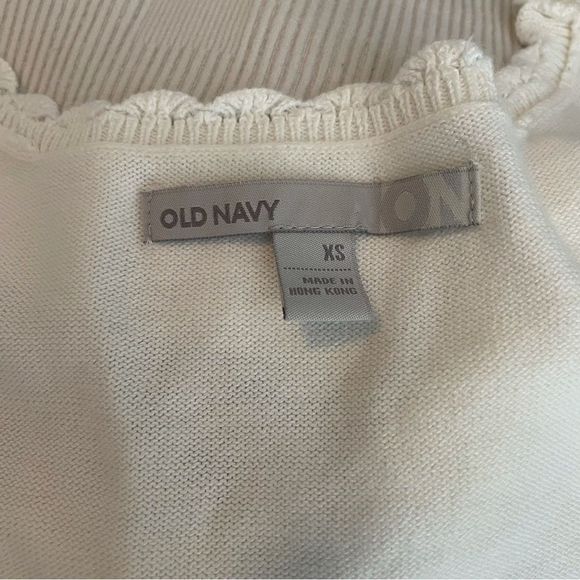 Crocheted Tank Top White with Scalloped Neckline XS - Picture 5 of 5